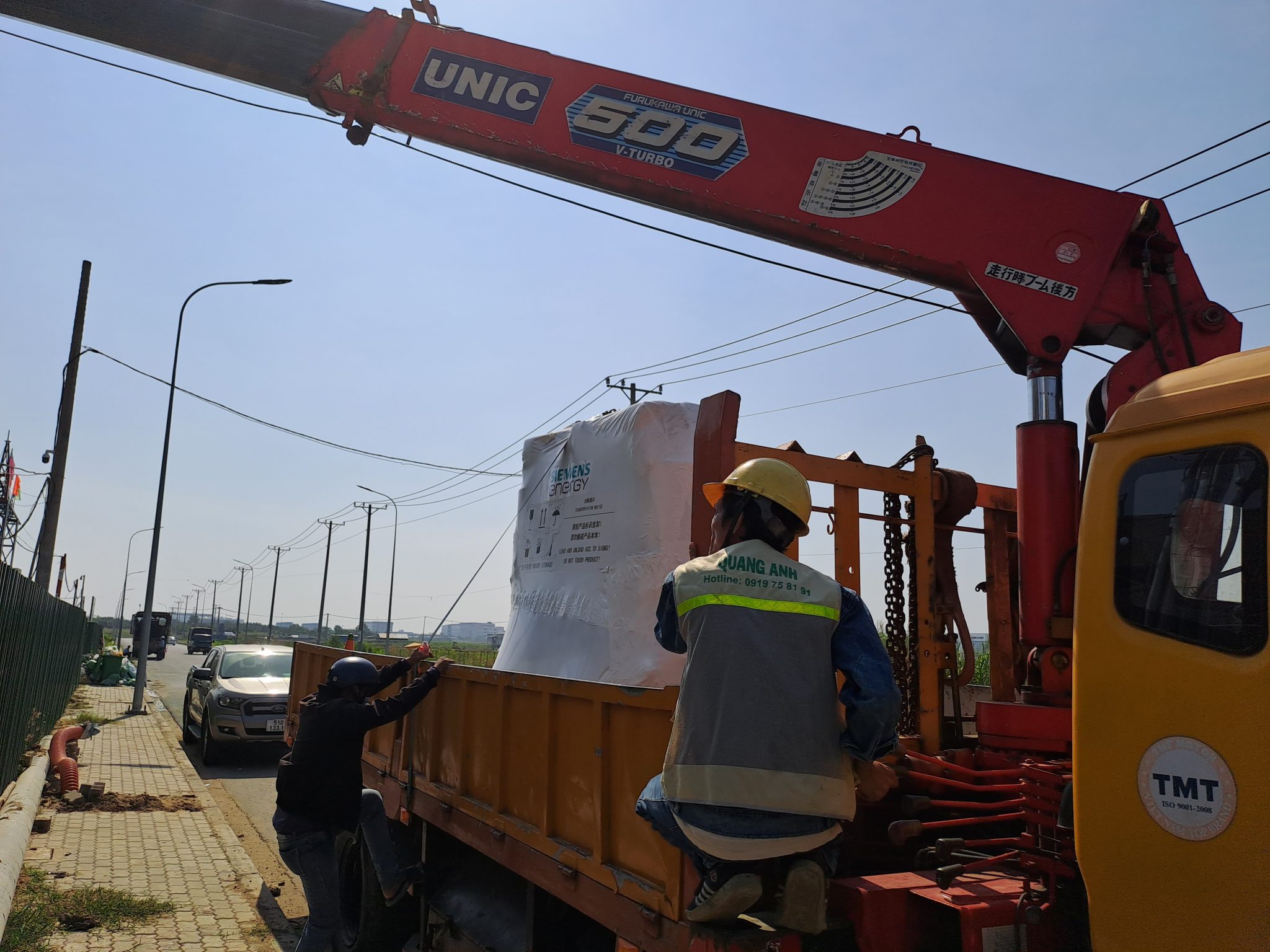 Quá trình đấu thầu tại văn phòng Điện lực Bình Dương.