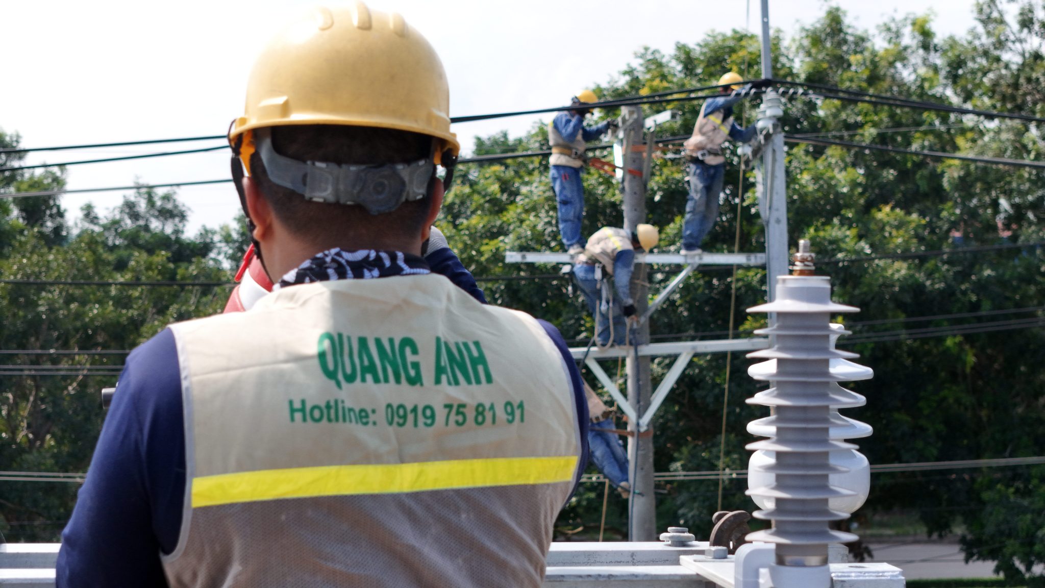 Công nhân và vật liệu trong báo giá tổng thầu cơ điện.