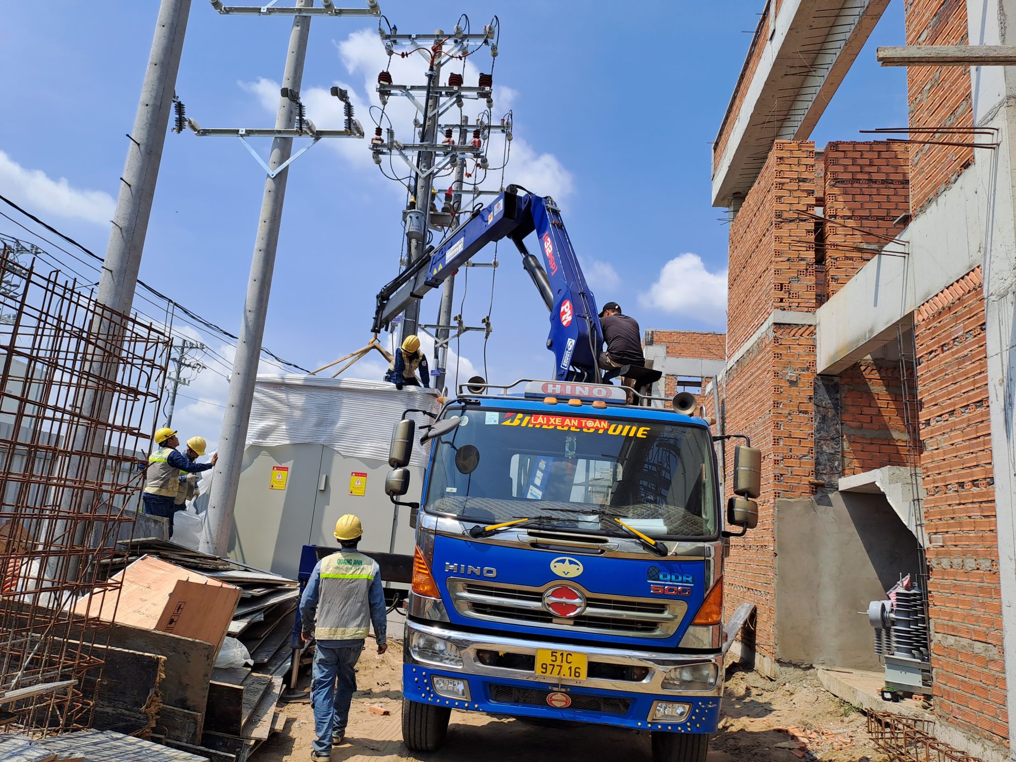 Giám sát và bảo đảm an toàn kỹ thuật Đội kỹ thuật sẵn sàng giám sát mọi chi tiết kỹ thuật