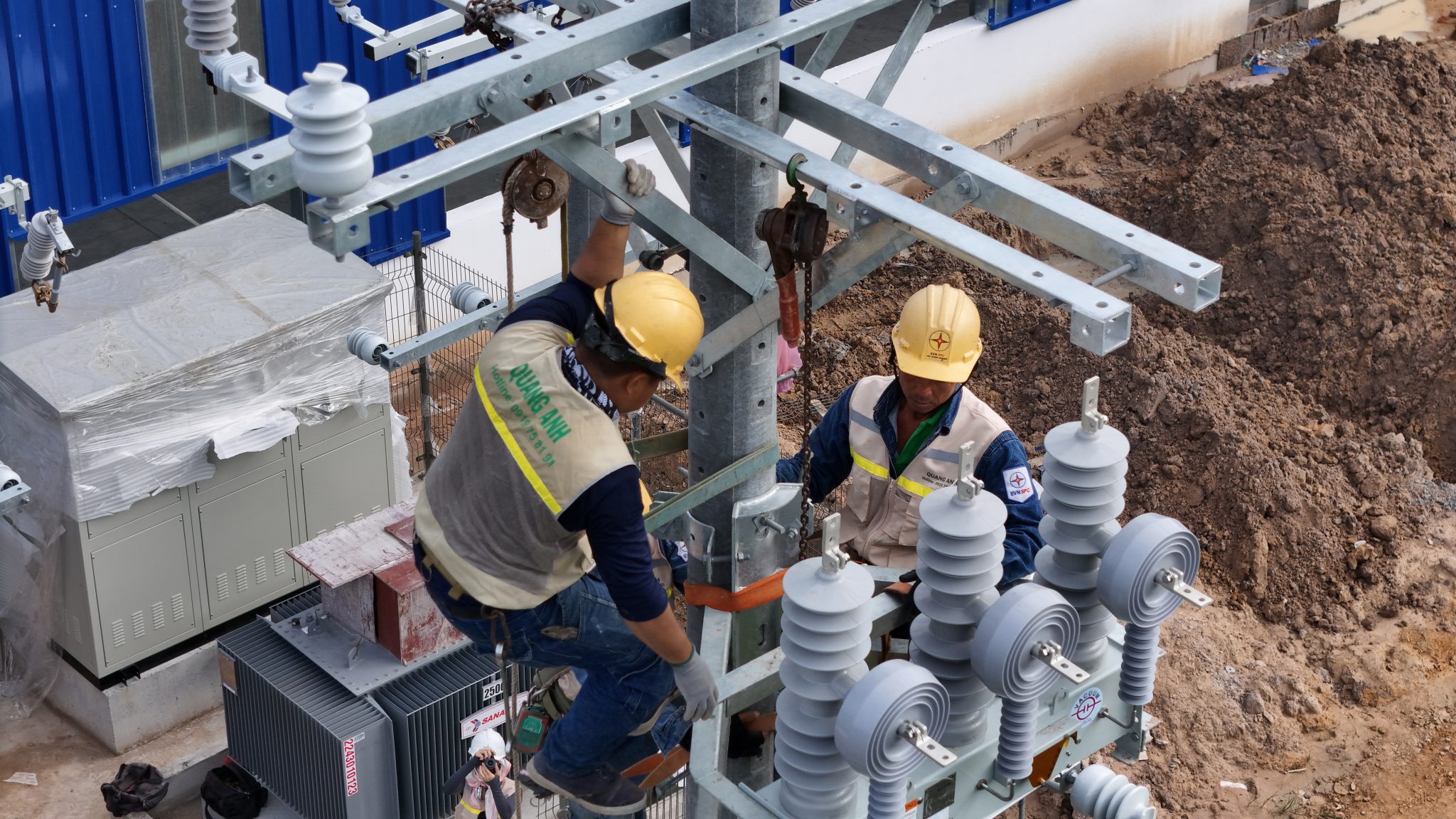 Giấy tờ cần thiết khi xây dựng trạm sạc Giấy tờ pháp lý cần thiết và bản vẽ để thiết lập trạm sạc.
