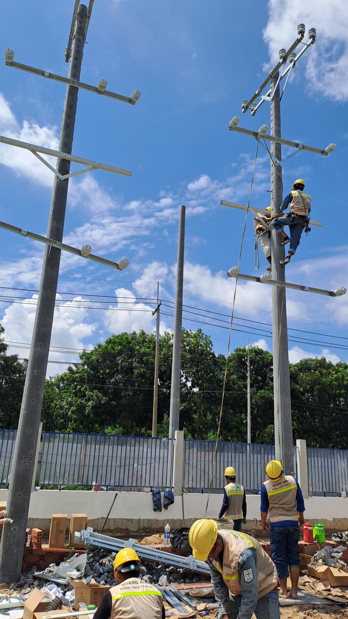 Các yếu tố ảnh hưởng giá Hình ảnh về các kiểu trạm biến áp khác nhau.