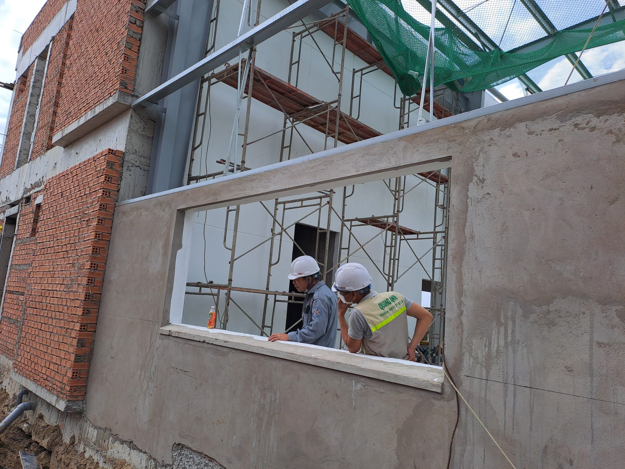 Lắp đặt hệ thống điện mặt trời