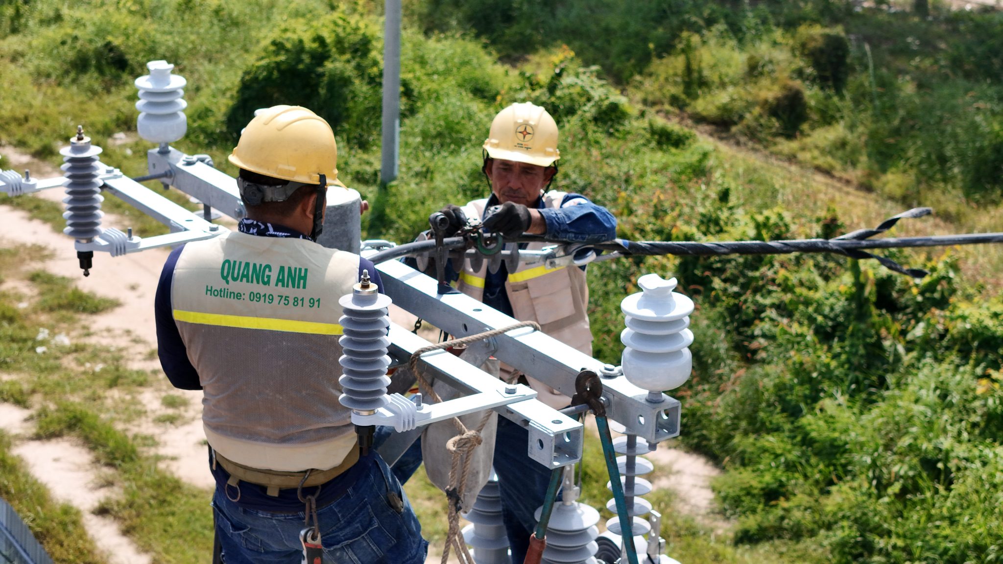 Sơ đồ so sánh trạm kiosk, trạm nền, trạm trong/ngoài nhà và các phương án cáp nổi/ngầm cùng mạch đơn và mạch vòng