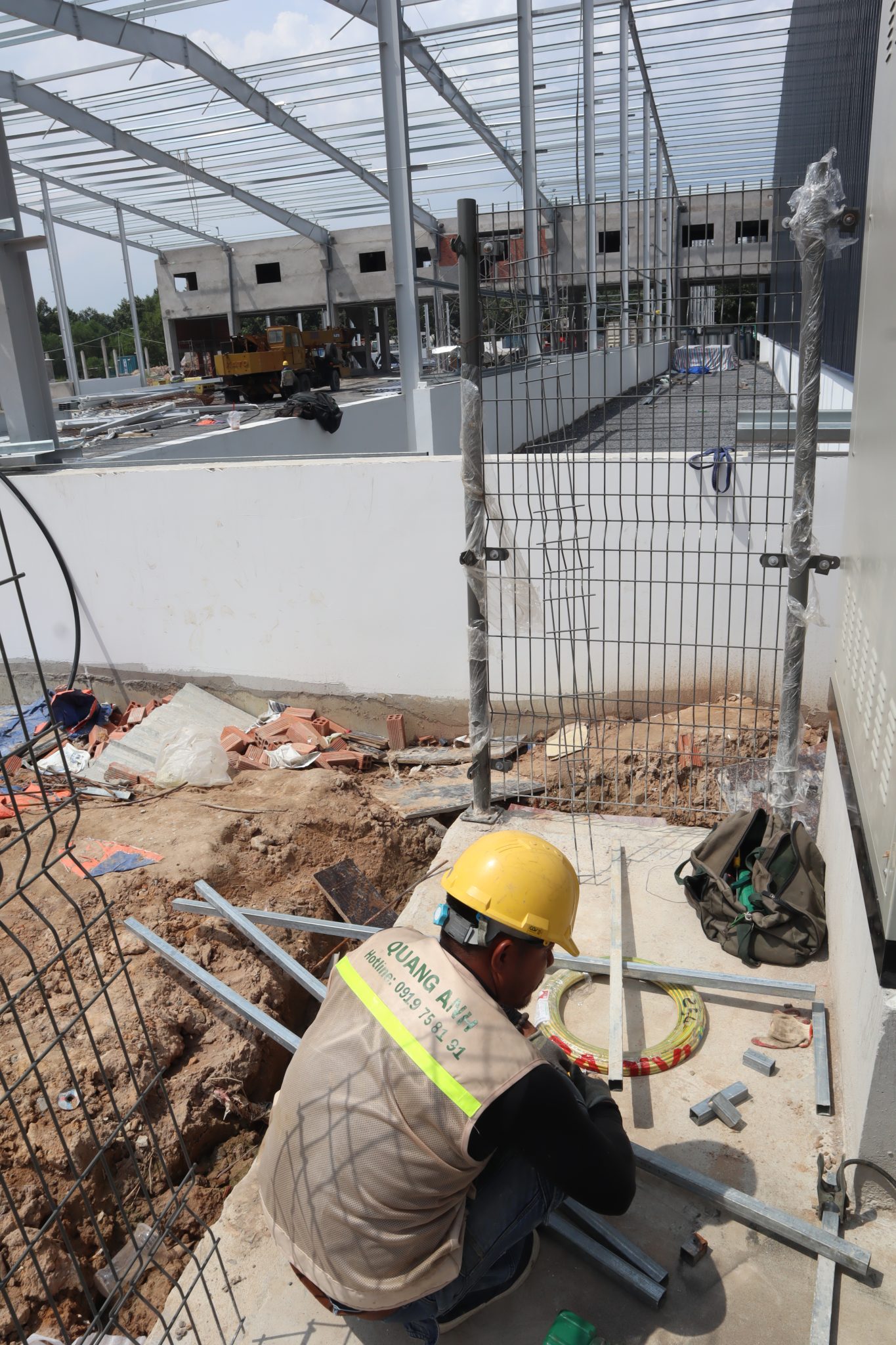 QuangAnhcons đang làm việc tại công trình.