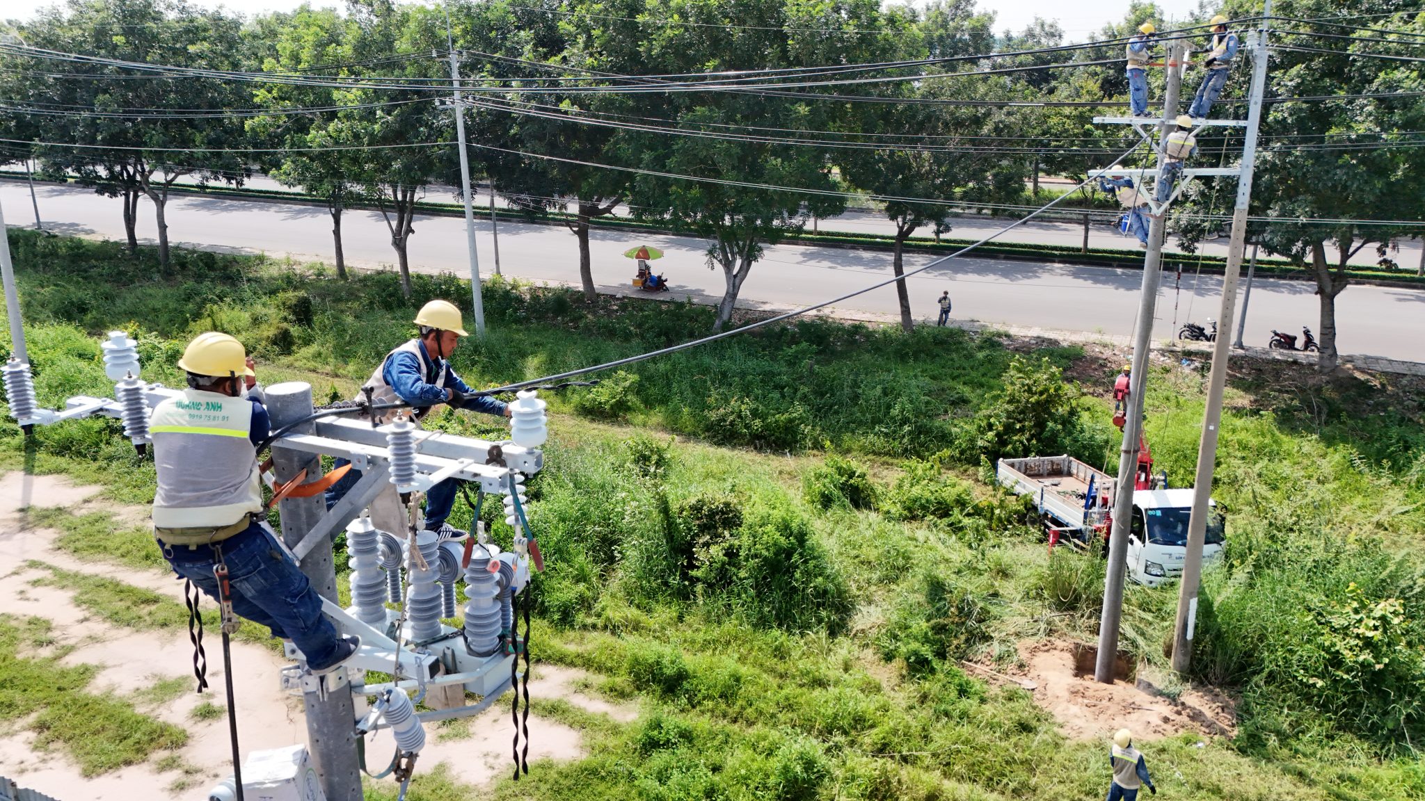 Giải pháp năng lượng tái tạo từ QuangAnhcons Giải pháp năng lượng mặt trời từ QuangAnhcons.