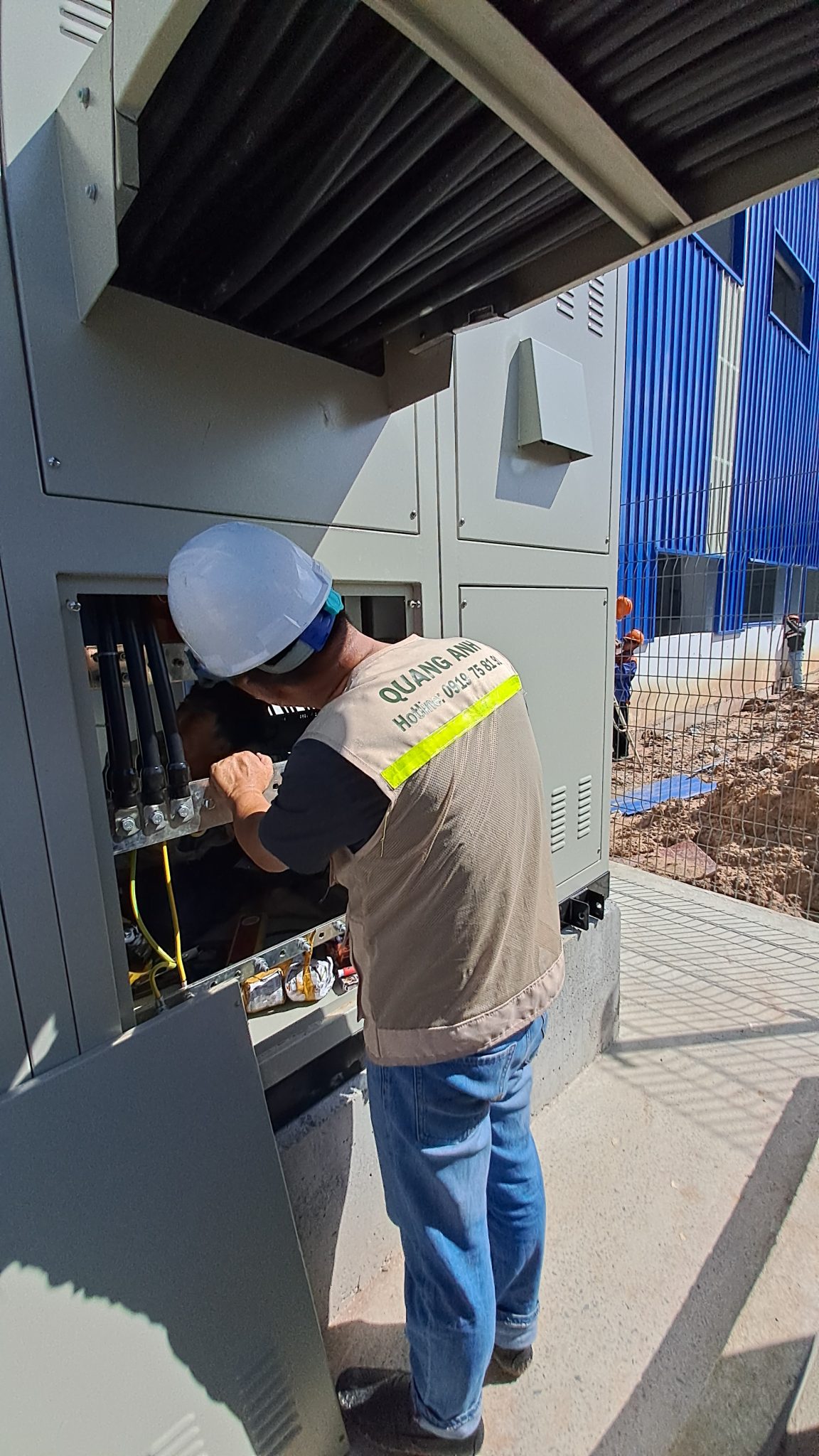 Cam kết và giá trị vững bền từ QuangAnhcons Cam kết và giá trị của QuangAnhcons trong các dự án điện.