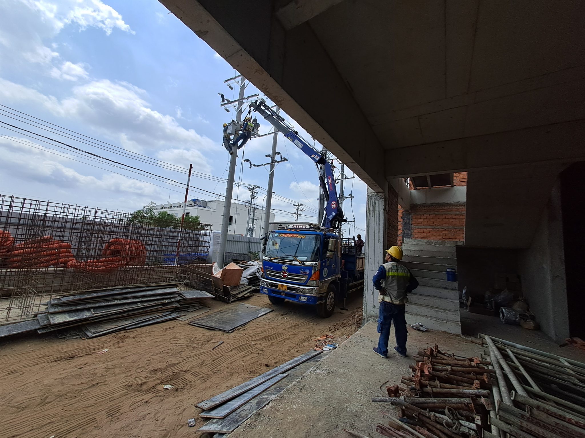 Trạm sạc xe điện của QuangAnhcons Hạ tầng sạc xe điện hiện đại của QuangAnhcons.