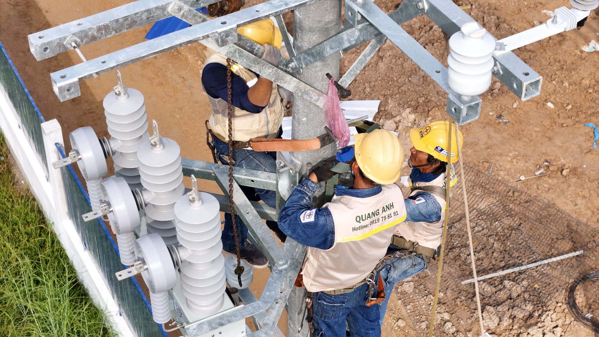 Tìm Hiểu Nhà Thầu Nhỏ Cá nhân đang tìm kiếm thông tin về nhà thầu cơ điện nhỏ.