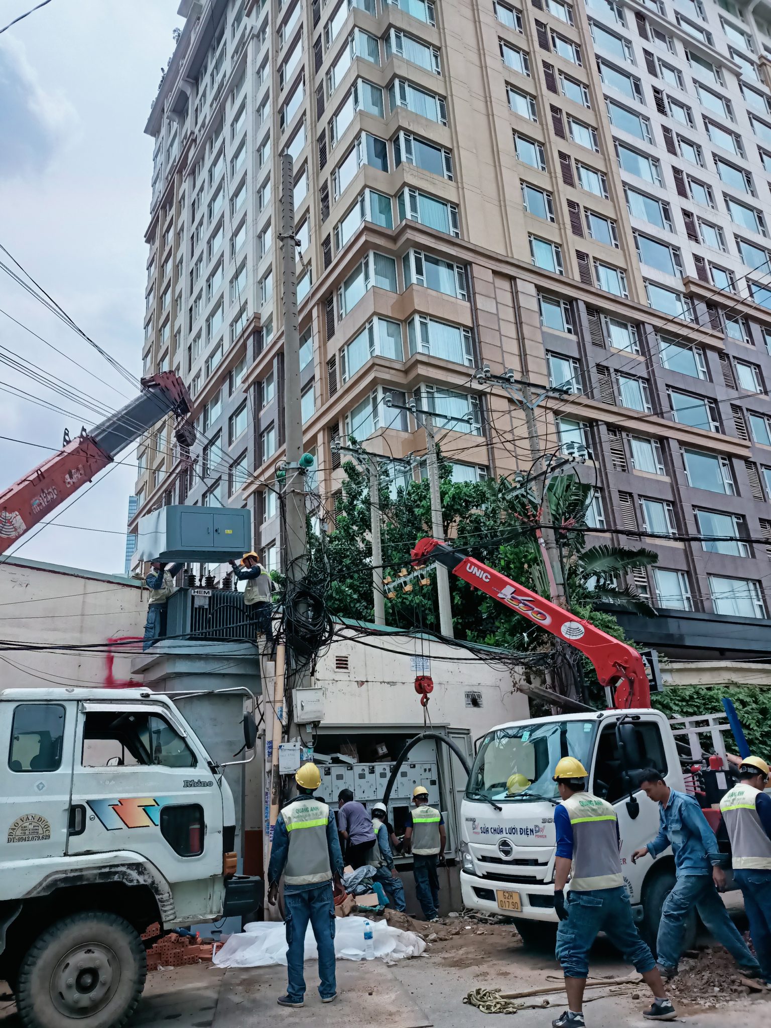 Lựa chọn giữa cấu hình máy biến áp tự ngẫu và cách ly.