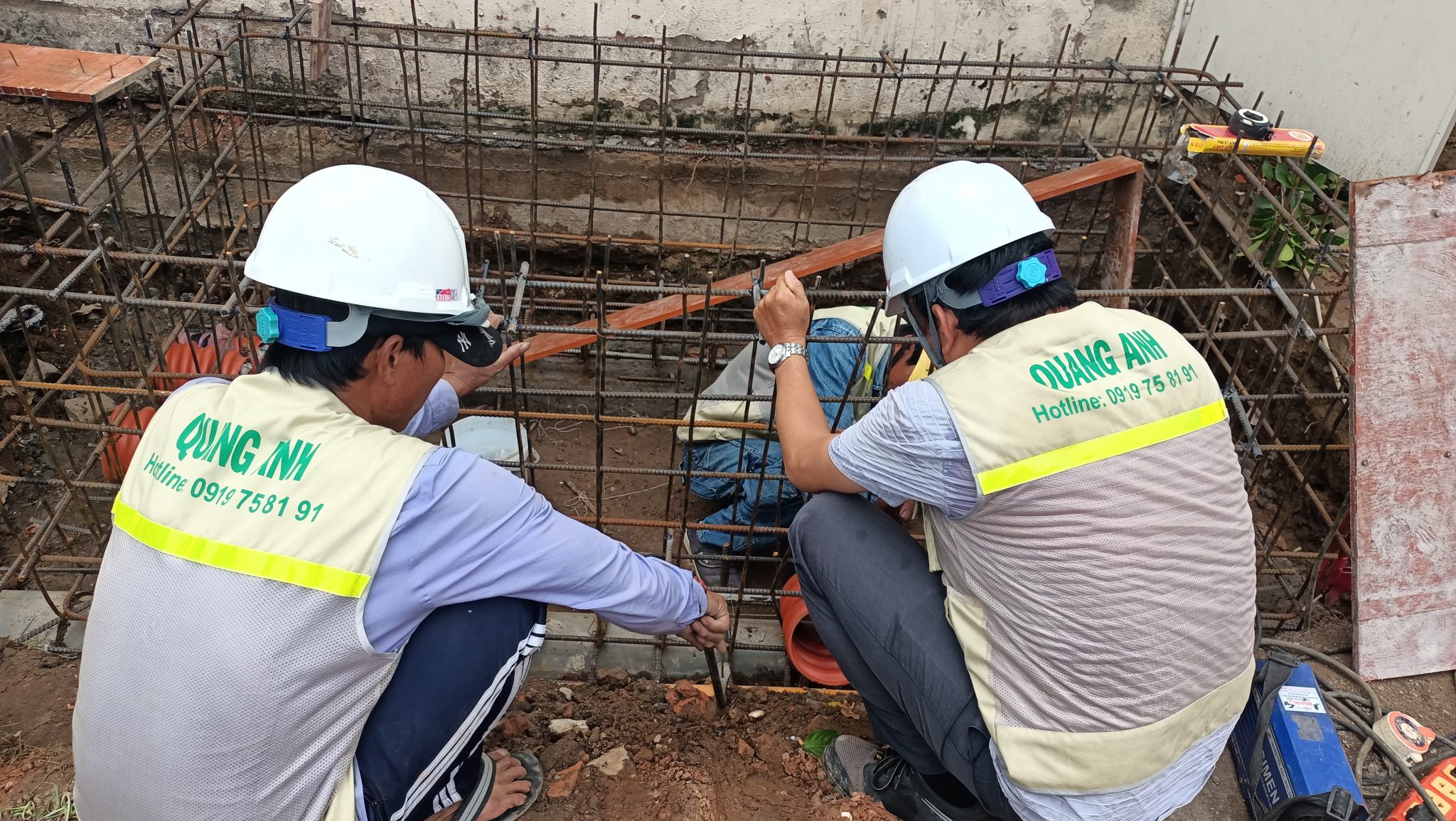 Khu vực dự án EPC Kỹ sư thực hiện dự án EPC với trang thiết bị hiện đại.