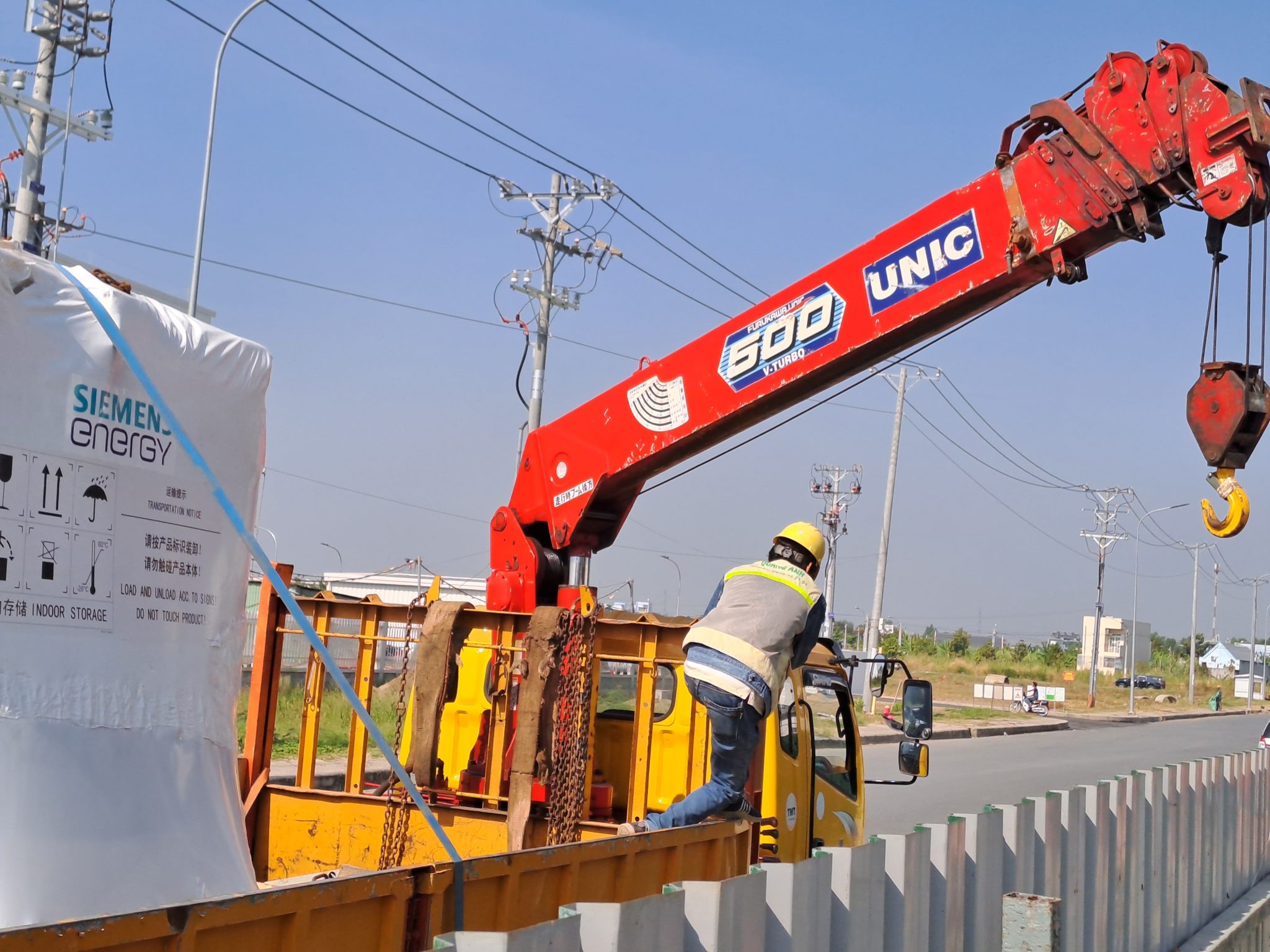 Building Electrical Revamp Dự án cải tiến hệ thống điện tòa nhà thương mại.