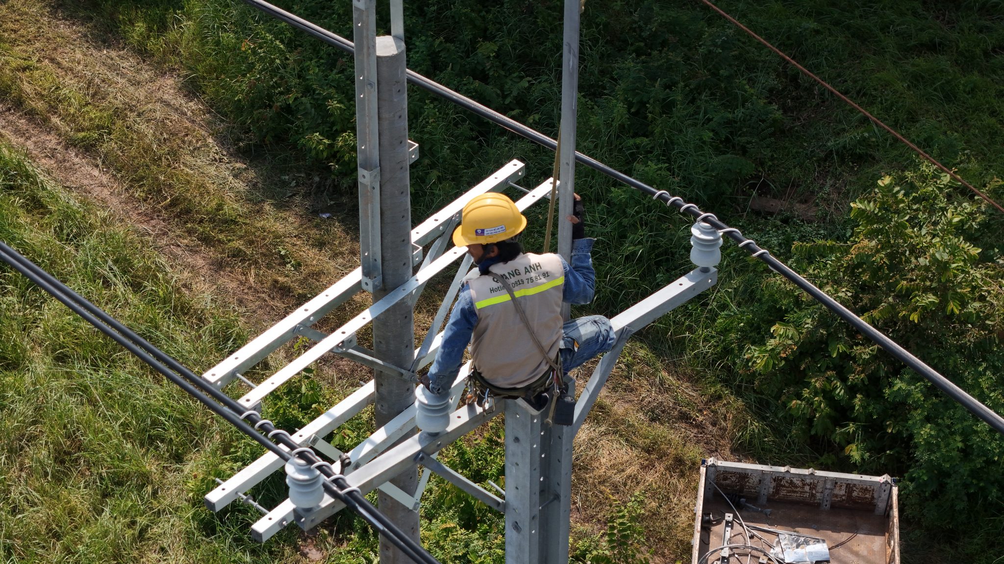 Thi công trạm biến áp và trạm sạc xe điện