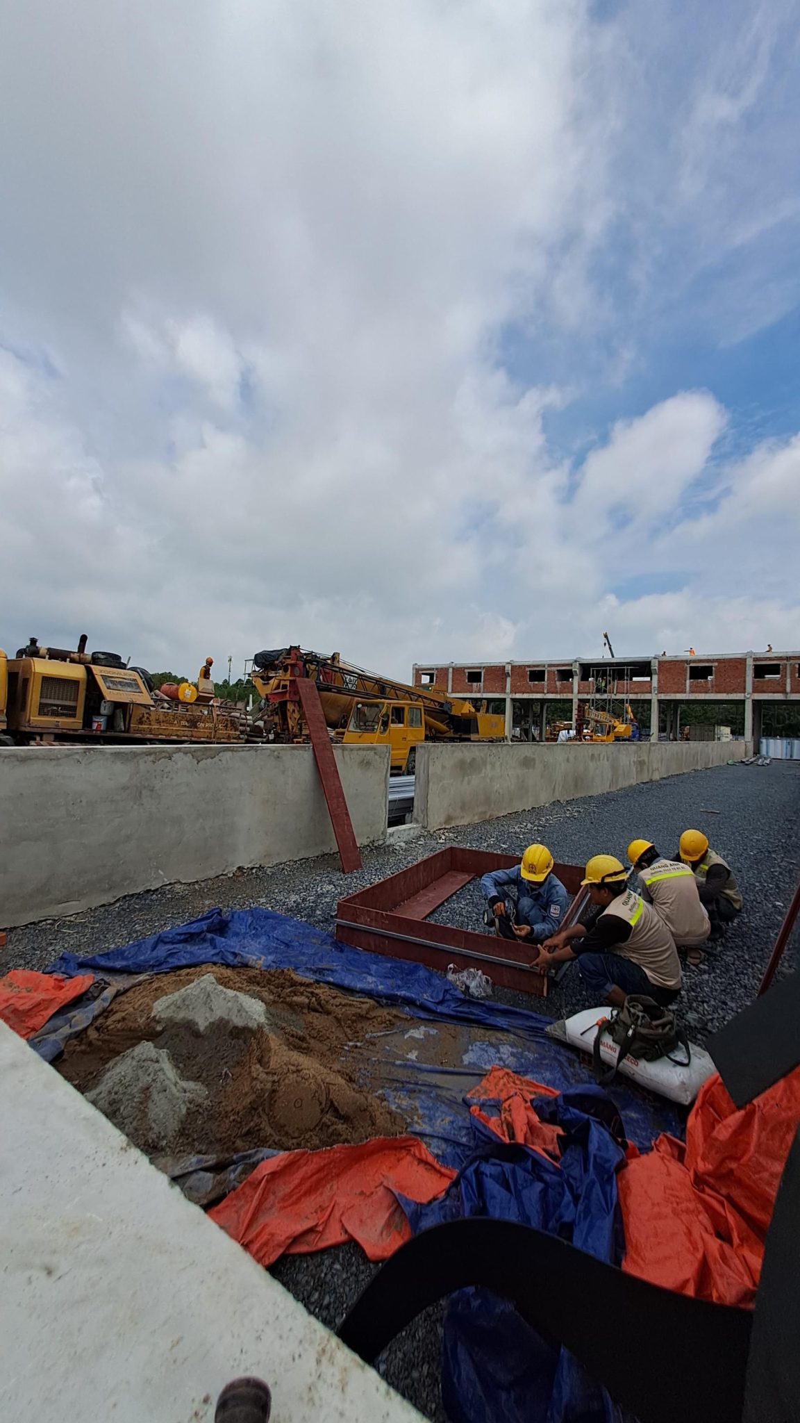 QuangAnhcons thực hiện dự án năng lượng tại nhà máy. QuangAnhcons thực hiện dự án năng lượng tại nhà máy.
