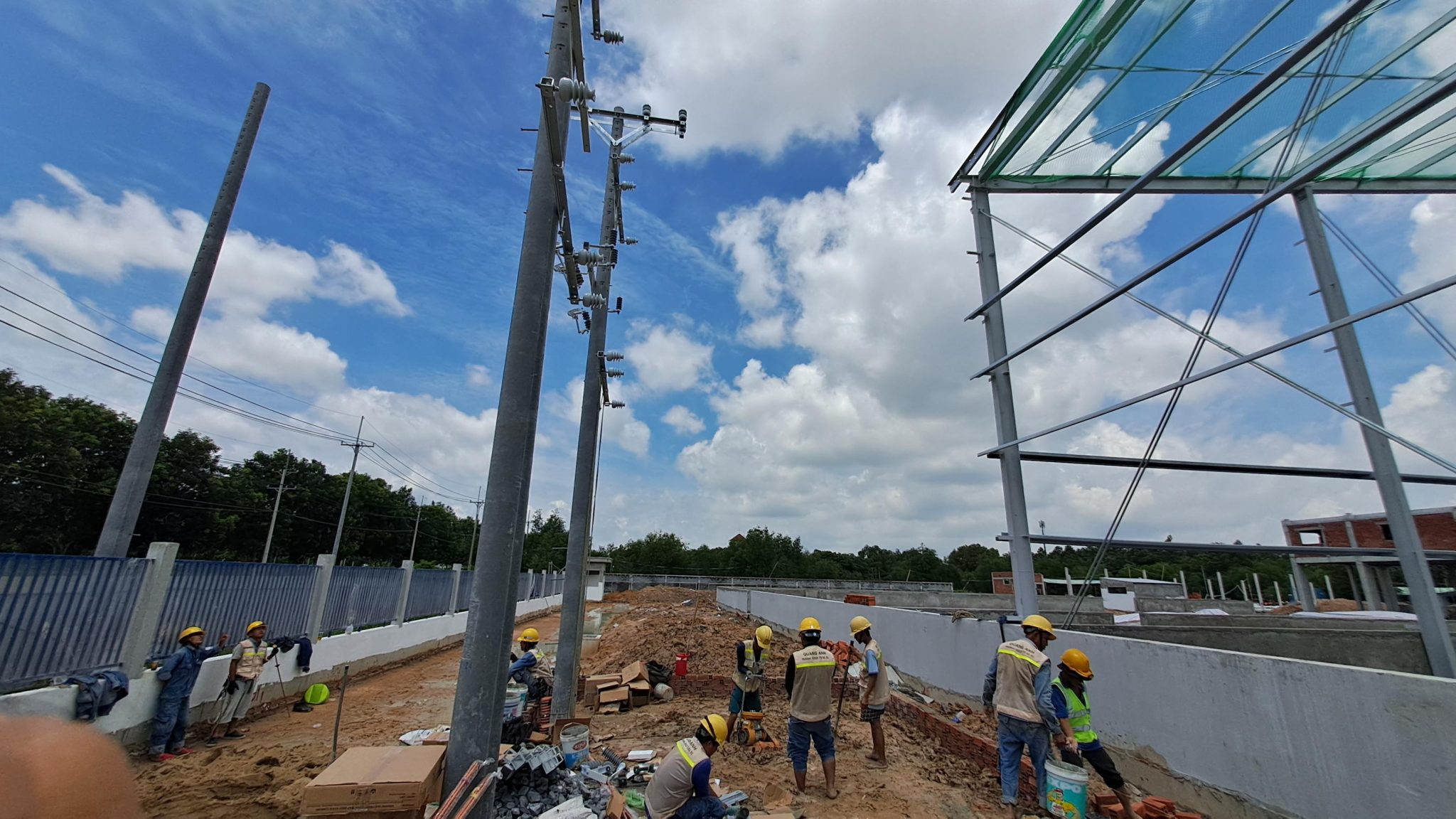 Năng lượng mặt trời và trạm sạc Thiết kế hệ thống pin mặt trời và trạm sạc điện của QuangAnhcons.